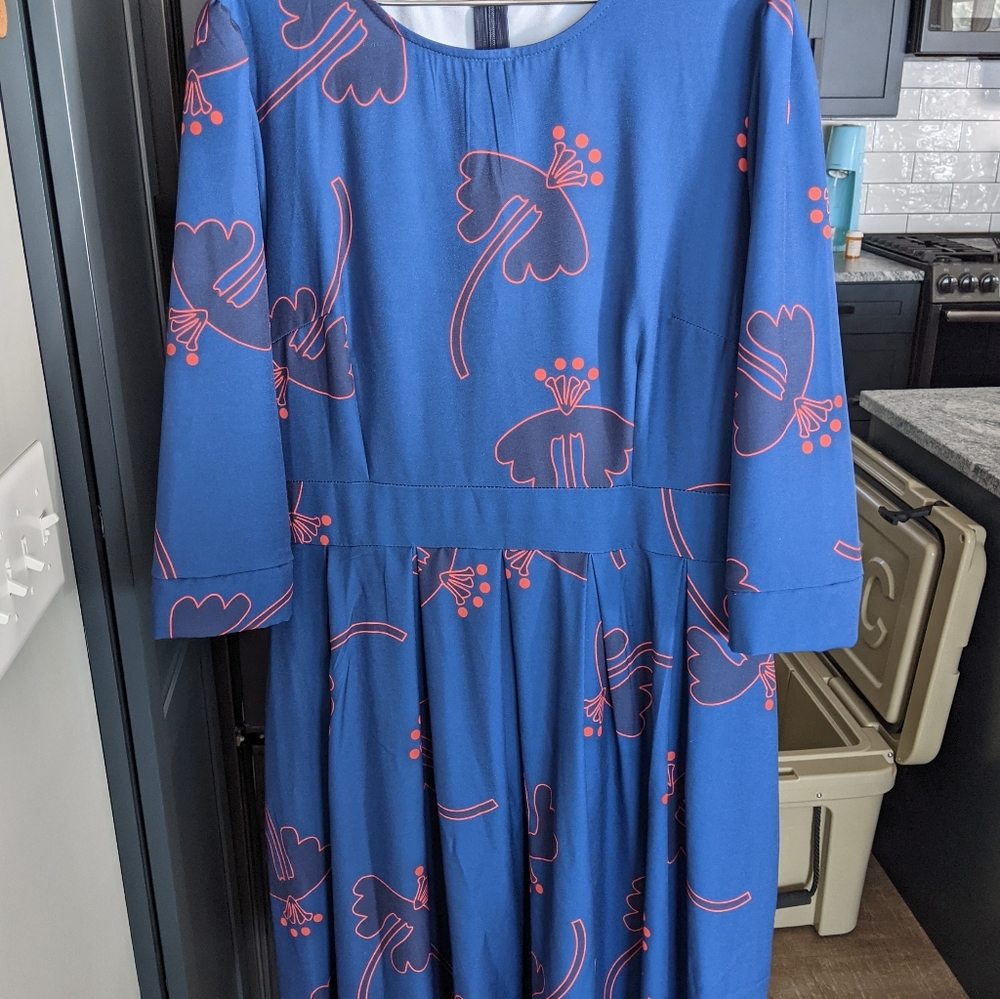 Simple Flavor Floral Evening Flare Midi Dress with 3/4 sleeve, Size Large